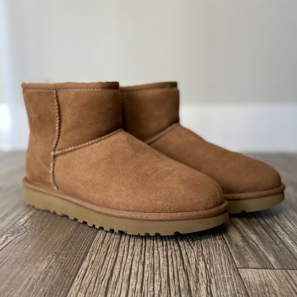 UGG Classic Mini Size 7